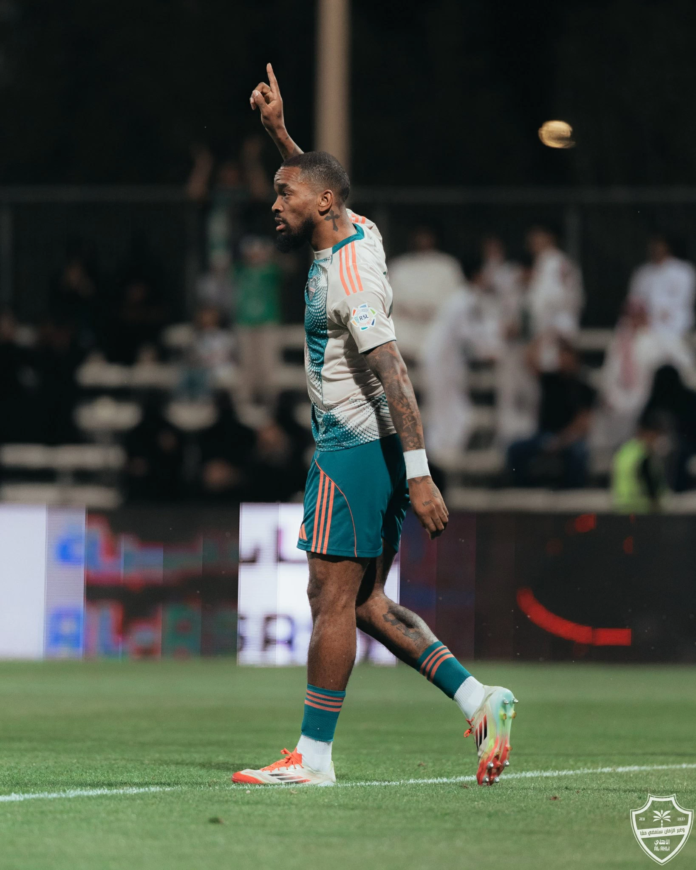 تصريحات لاعبي الأهلي تشعل أزمة التحكيم قبل قمة النصر