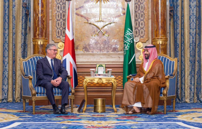 لقاء ولي العهد ورئيس الوزراء البريطاني: تطورات الشرق الأوسط