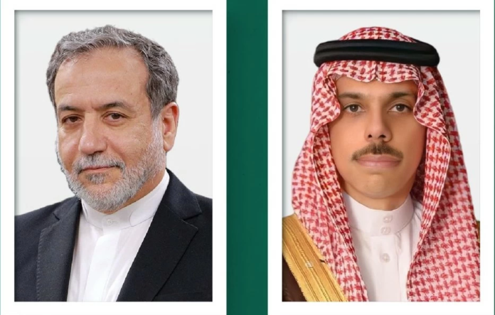 اتصال وزير خارجية إيران بنظيره السعودي لبحث استقرار المنطقة