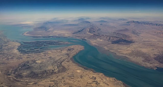 أزمة الألغام البحرية في مضيق هرمز تعيق الملاحة العالمية