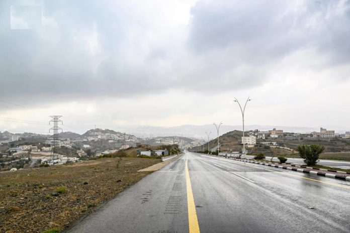 أمطار غزيرة في نجران وجازان وتنبيهات الأرصاد حتى الثلاثاء