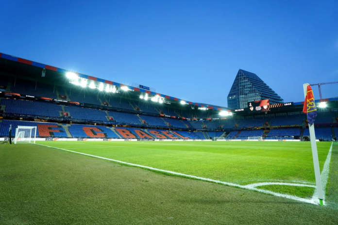 تفاصيل حريق نادي بازل وتأجيل مباراته بالدوري السويسري