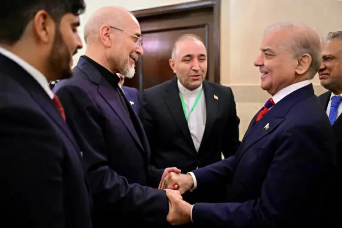 تطورات المفاوضات الأمريكية الإيرانية وتهديد طهران بالانسحاب