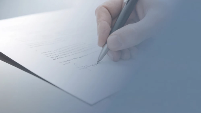 الموارد البشرية: رفع نسب توثيق عقود العمل بالقطاع الخاص