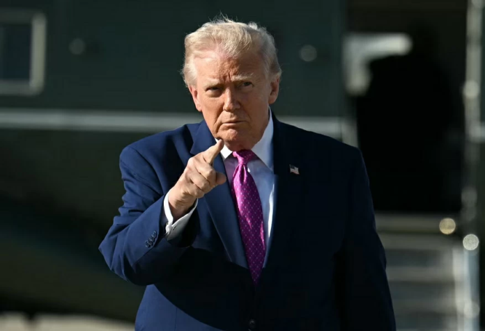 تداعيات الحصار على الموانئ الإيرانية وتهديدات ترمب