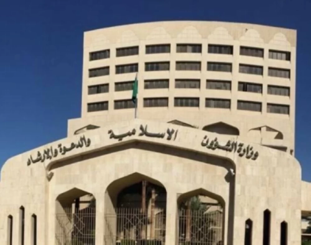 الشؤون الإسلامية تمنع التقدم على الإمام في صلاة الجنازة