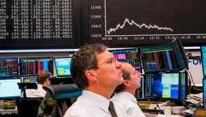 تراجع الأسهم الأوروبية إثر بدء حصار مضيق هرمز