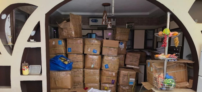 تفاصيل وحقائق ضبط ملابس مقلدة في جدة لحماية الأسواق