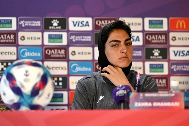 قرار بإنهاء تجميد أصول قائدة المنتخب الإيراني للسيدات