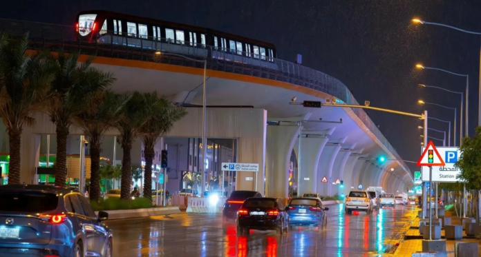 هطول أمطار على مدينة الرياض وتأثيرها على العاصمة اليوم