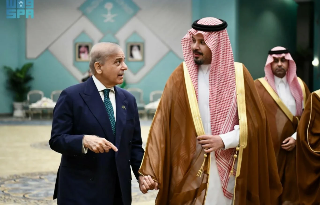 تفاصيل زيارة رئيس وزراء باكستان إلى المدينة المنورة