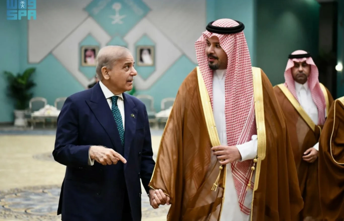 تفاصيل زيارة رئيس وزراء باكستان إلى المدينة المنورة