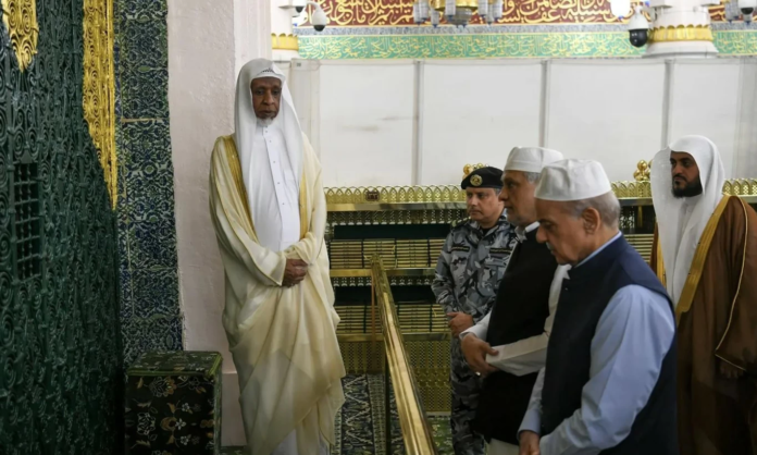 تفاصيل زيارة رئيس وزراء باكستان إلى المسجد النبوي الشريف