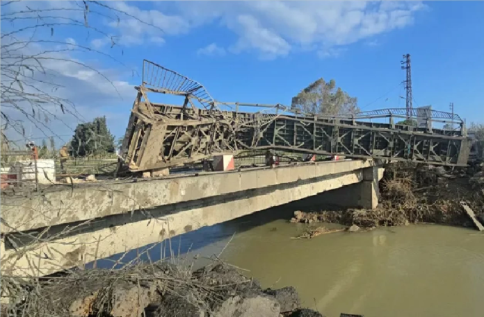 تدمير جسر القاسمية يعزل جنوب لبنان بعد غارة إسرائيلية