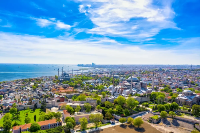 تفاصيل وفاة سائح سعودي في إسطنبول باشتباه تسمم غذائي