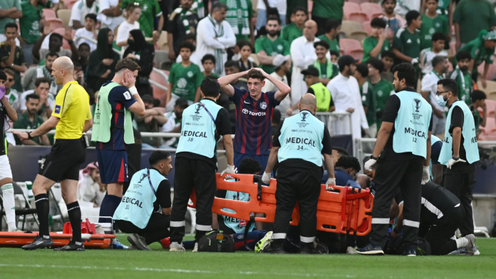 تفاصيل إصابة ديسلفا لاعب جوهر الماليزي ونقله للمستشفى