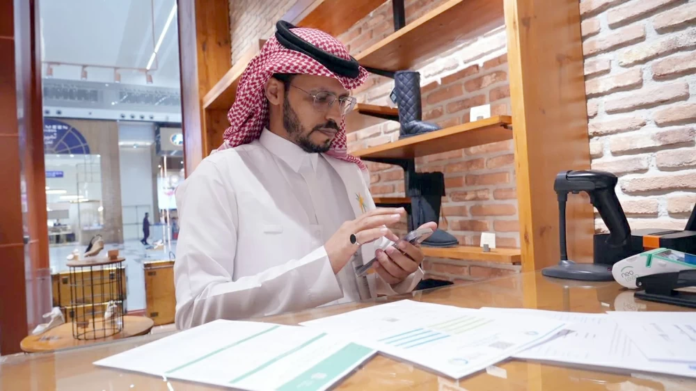 سحب تراخيص مكاتب الاستقدام المخالفة لحماية المستفيدين