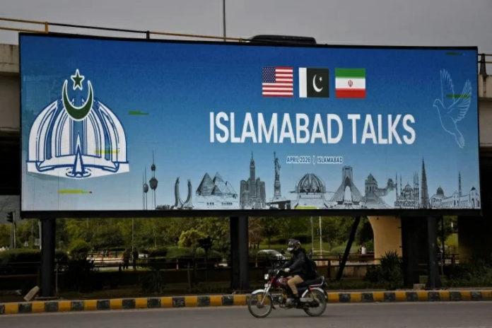 العلاقات الأمريكية الإيرانية: هل يتجه العالم نحو اتفاق أم مواجهة؟