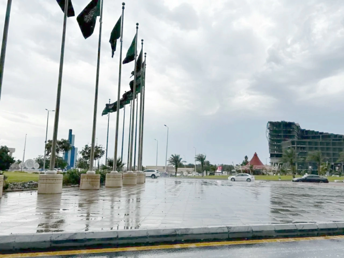 ارتفاع الأمطار في أبها: الأرصاد تسجل معدلات هطول قياسية