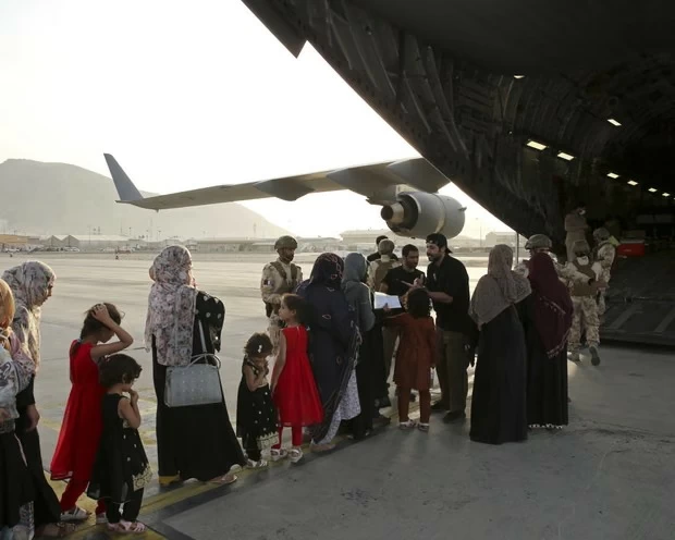 مصير الأفغان المتعاونين مع أمريكا: أزمة إنسانية وتحديات أمريكية