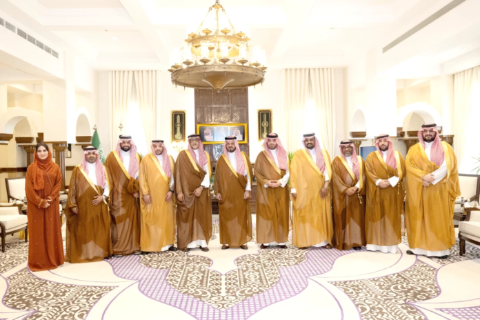 نائب أمير مكة يستقبل غرفة مكة المكرمة: تعزيز التنمية والشراكة