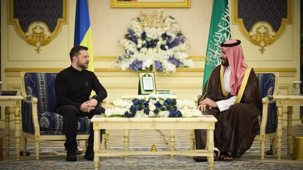 صفقات طائرات مسيرة: أوكرانيا تعزز تعاونها الدفاعي مع الخليج