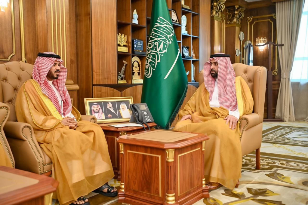 أمير جازان يتابع تحسين البيئة التعليمية بجازان وصيانة المدارس