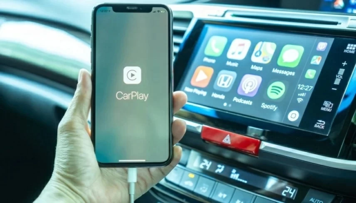 وداعاً للكابلات: حوّل سيارتك إلى Apple CarPlay لاسلكي بسهولة