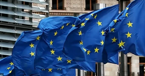 الاتحاد الأوروبي يسعى لفرض رسوم عالمية على انبعاثات الكربون البحرية