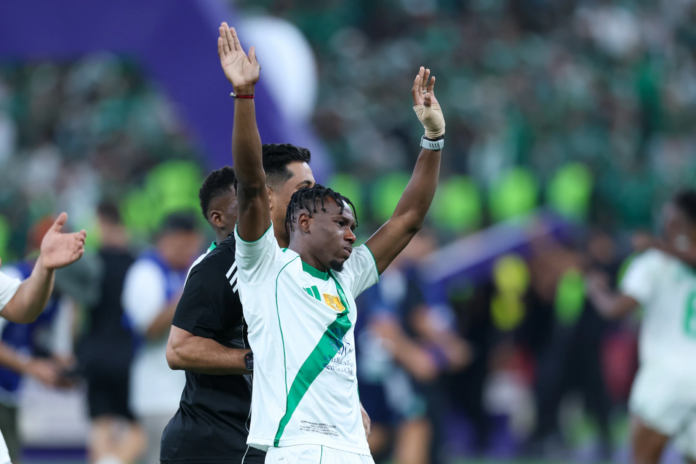 زكريا يعيد نطحة زيدان: غضب الملاعب وتأثيره على الألقاب