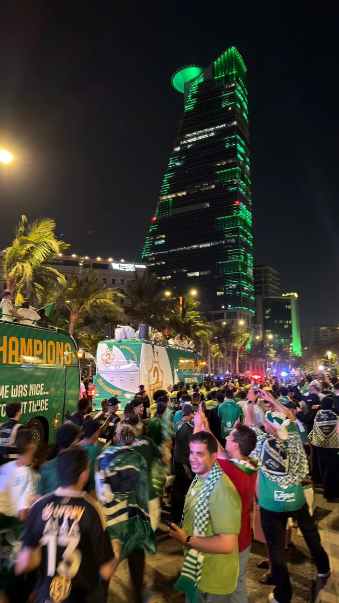 احتفال الأهلي باللقب الآسيوي: مسيرة تاريخية تُضيء فجر جدة