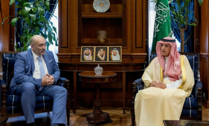 الجبير يستقبل نائب رئيس البرلمان الألماني لبحث التعاون