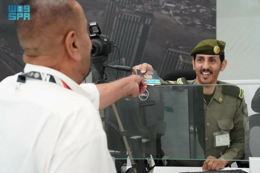 استقبال حجاج العراق بمنفذ جديدة عرعر: رحلة الحج تبدأ بيسر