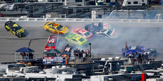 الحادث الكبير في ناسكار: فوضى تالاديغا وتأثيره على الموسم