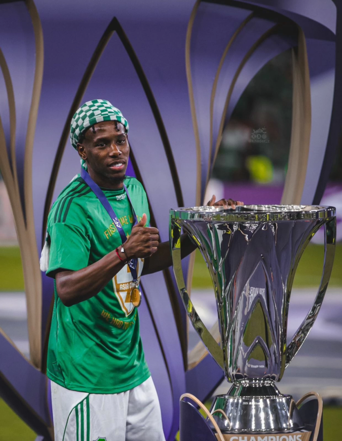 إيبانيز يدعم هوساوي برسالة مؤثرة بعد نهائي آسيا