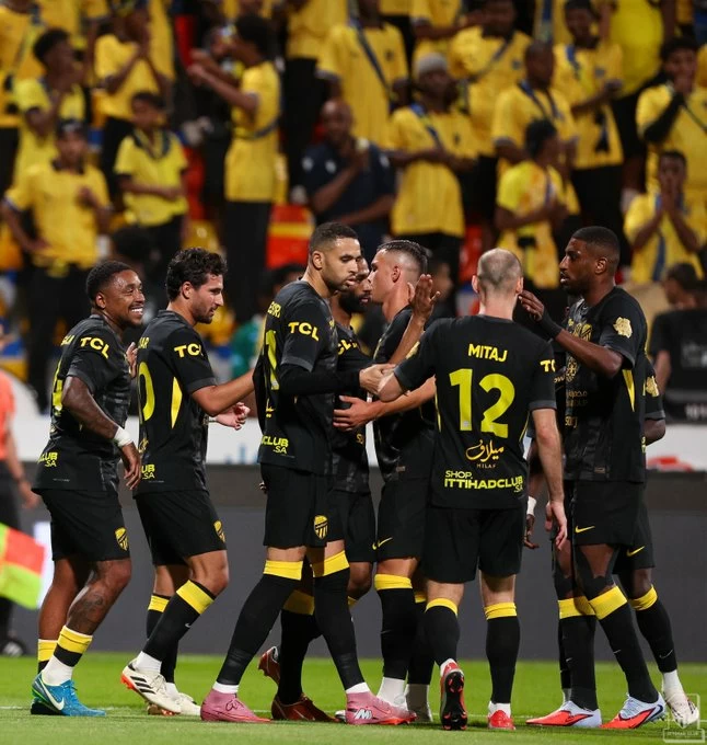 الاتحاد يجدد آماله الآسيوية: فوز مهم على التعاون بدوري روشن