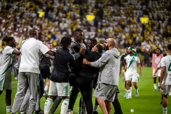ميدالية ديميرال: استفزاز الأهلي للنصر يشتعل في الدوري السعودي