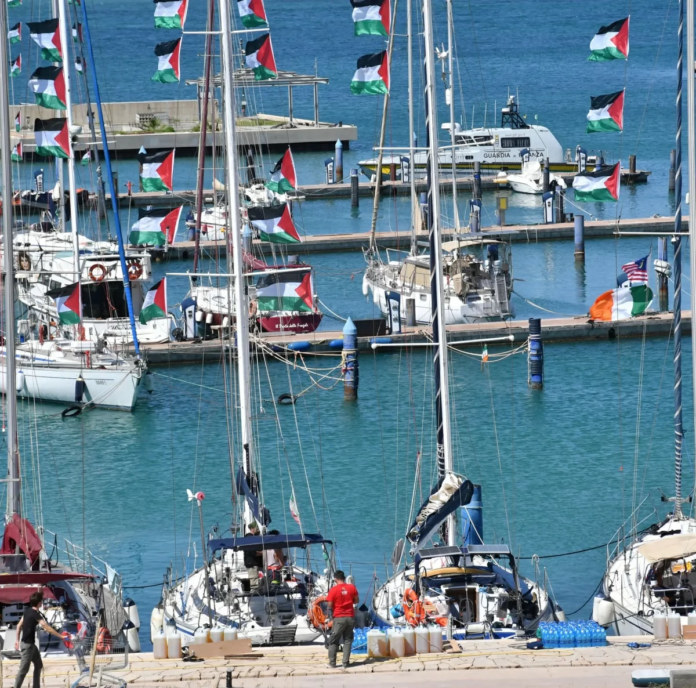 اعتراض سفن مساعدات غزة: تفاصيل الحادث وتداعياته الدولية