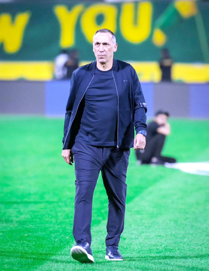 دونيس يراقب لاعبي الأخضر في دوري روشن استعدادًا لكأس العالم 2026