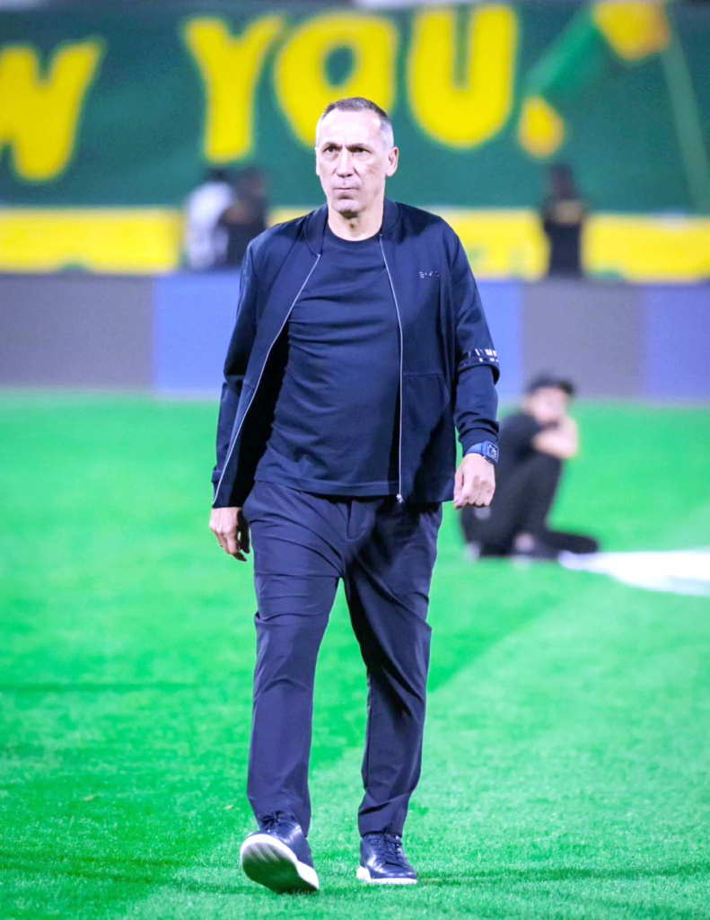 دونيس يراقب لاعبي الأخضر في دوري روشن استعدادًا لكأس العالم 2026