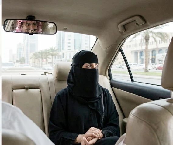 عقوبة قاسية: 10 أشهر سجن لسائق تطبيقات بتهمة جريمة التحرش اللفظي
