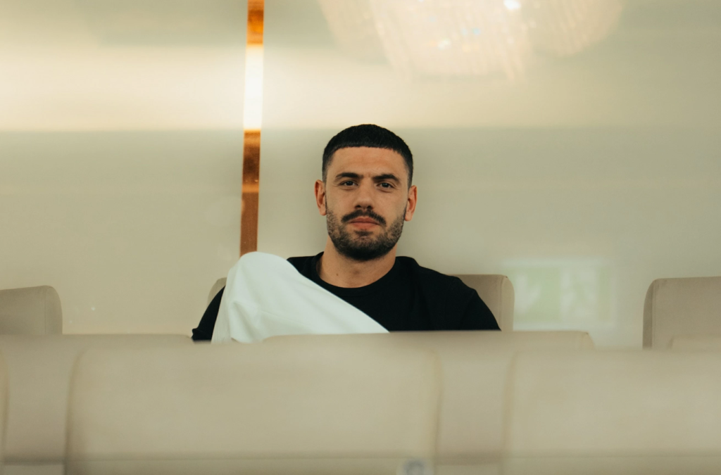 تغريدة الأهلي عن ميريح ديميرال تشعل "إكس" وتثير الجدل الكروي