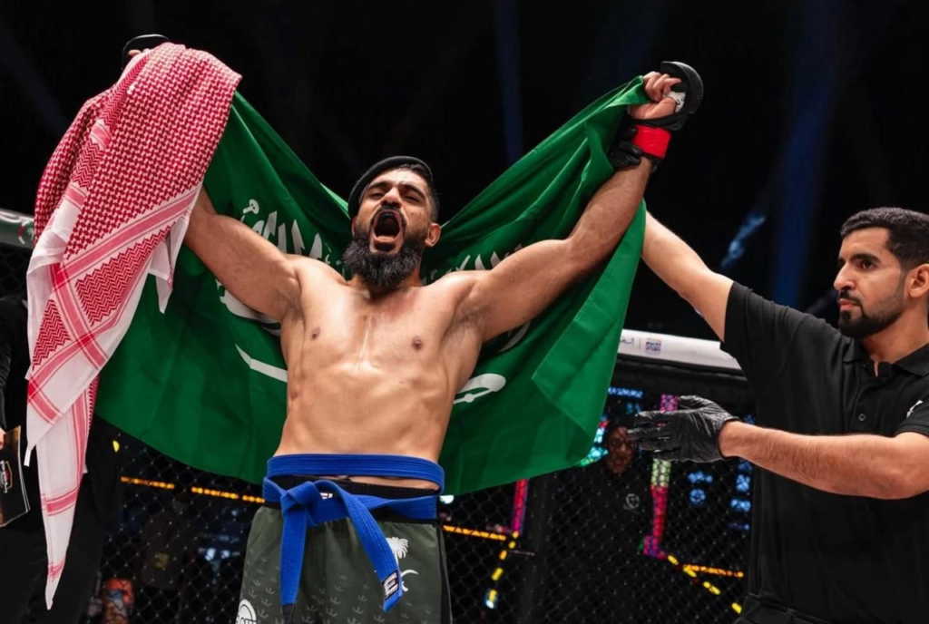 أحمد البراهيم: من حارس مرمى إلى نجم PFL MENA في دبي