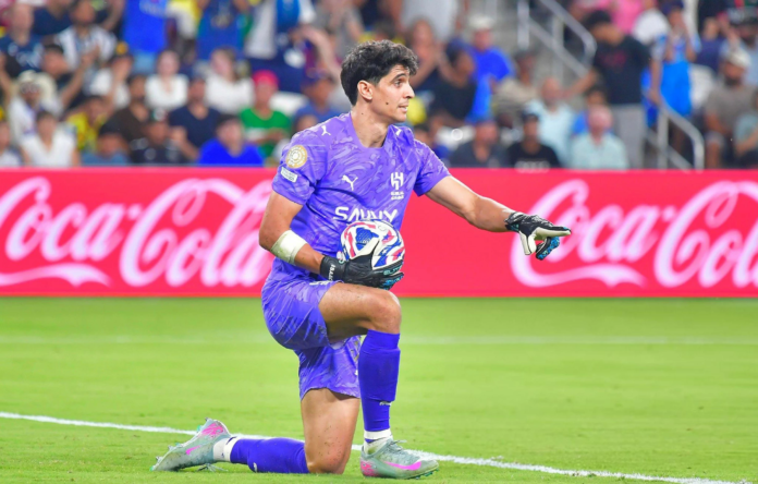 ياسين بونو الهلال يتألق ويقود الزعيم للقب كأس الملك