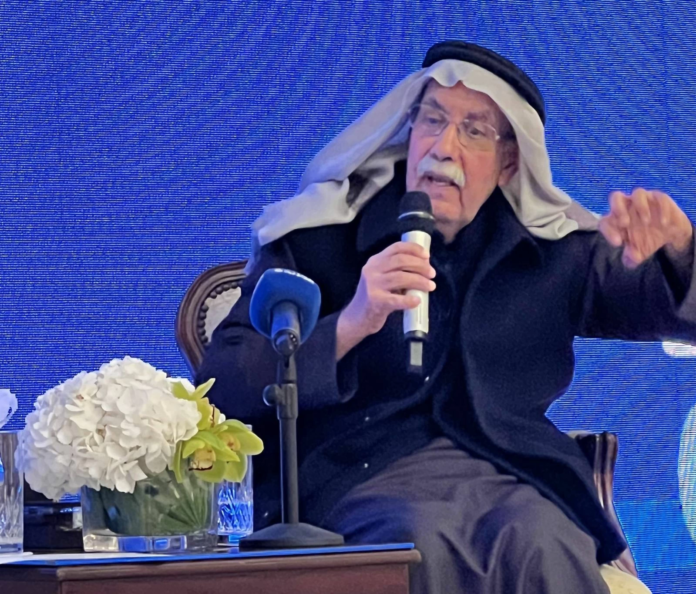 الغذامي يفوز بـ جائزة الكويت للعلوم الإنسانية من KFAS | تكريم ريادي