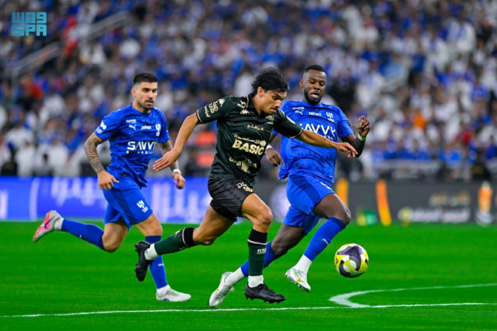 حسان تمبكتي: 100 مباراة تاريخية مع الهلال في قمة الكرة السعودية