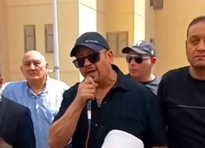 هشام عباس وأسماء الله الحسنى: عفوية المشاعر في جنازة دينا شاكر