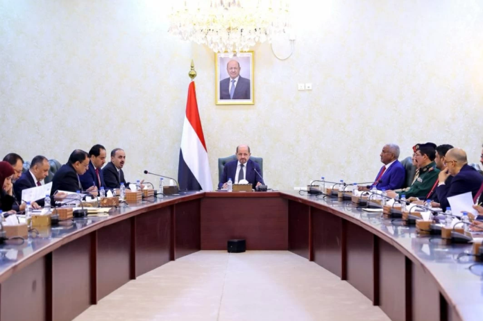 اليمن: رئيس الوزراء يلمح إلى تورط الحوثي بالاغتيالات في عدن