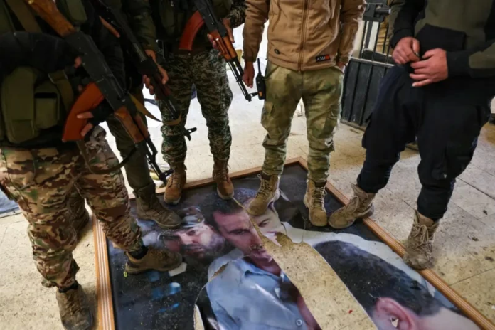 فلول الأسد في لبنان: 200 ضابط سوري تحت المراقبة الأمنية