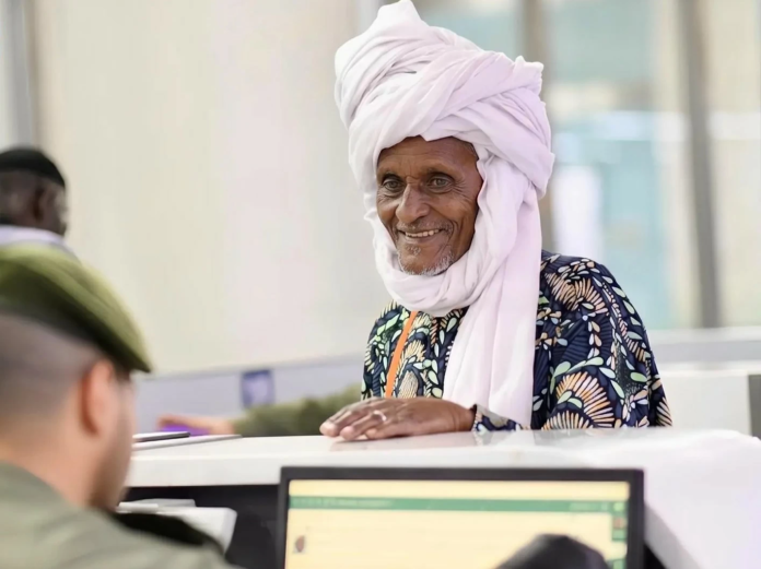 استقبال حجاج بنين: أولى رحلات ضيوف الرحمن تصل المدينة المنورة 1447هـ